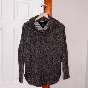Tommy Hilfiger Loose Turtle Neck Sweatshirt